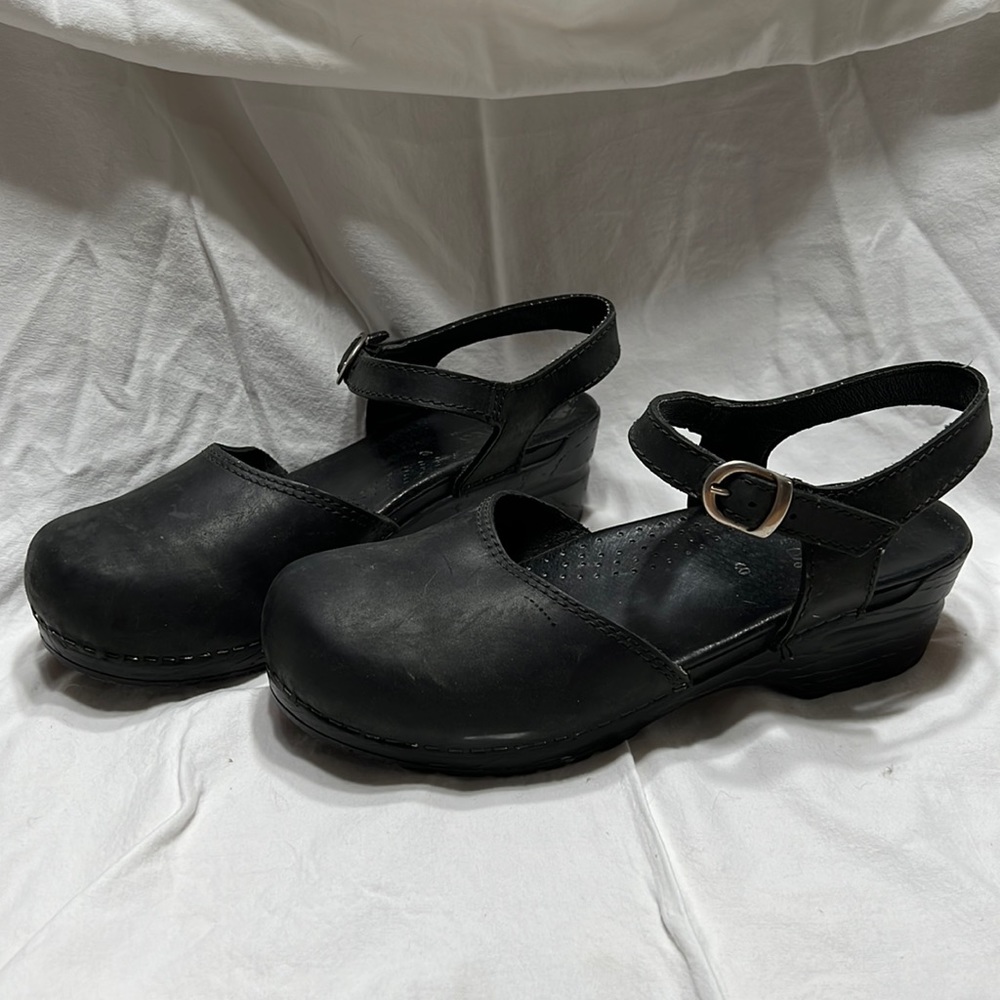 Sanita Armoria Leather Clog size 9